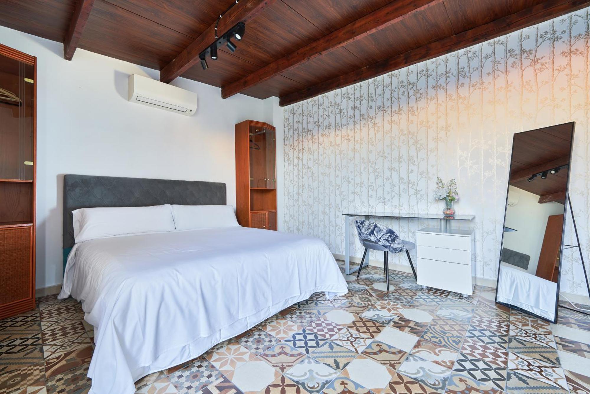 Sun-Kissed Getaway Apartment Malaga Exterior photo
